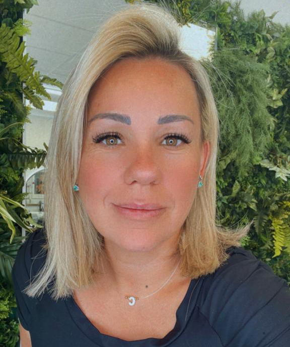 Camila Bonas – Hair Stylist